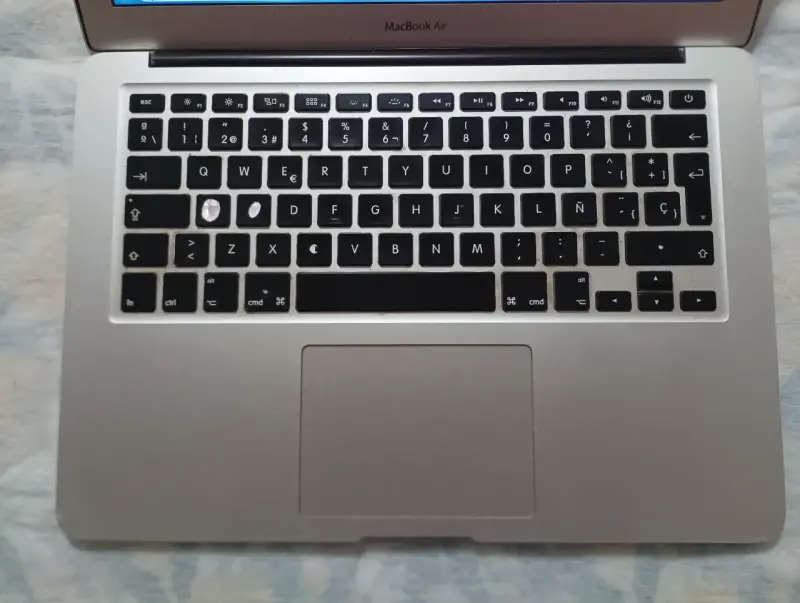 Apple MacBook Air 13" – Early 2014 (Modelo A1466) - 3