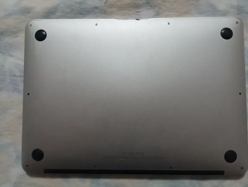 Apple MacBook Air 13" – Early 2014 (Modelo A1466) - 4