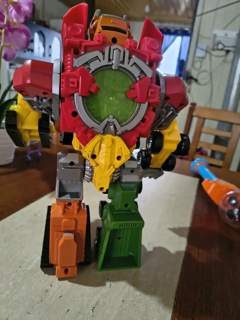 Figura de acción Transformer devastador - 2