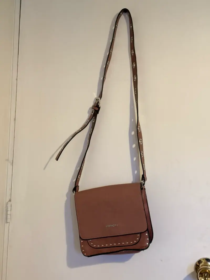 Cartera Amphora color rosa con tachas - 2