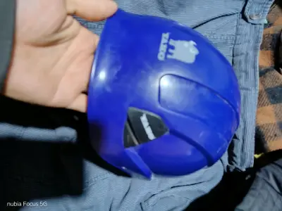 Casco de seguridad azul marca yako steelpro - miniatura 1