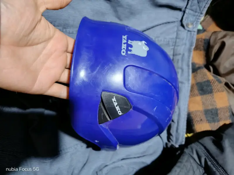 Casco de seguridad azul marca yako steelpro - 2
