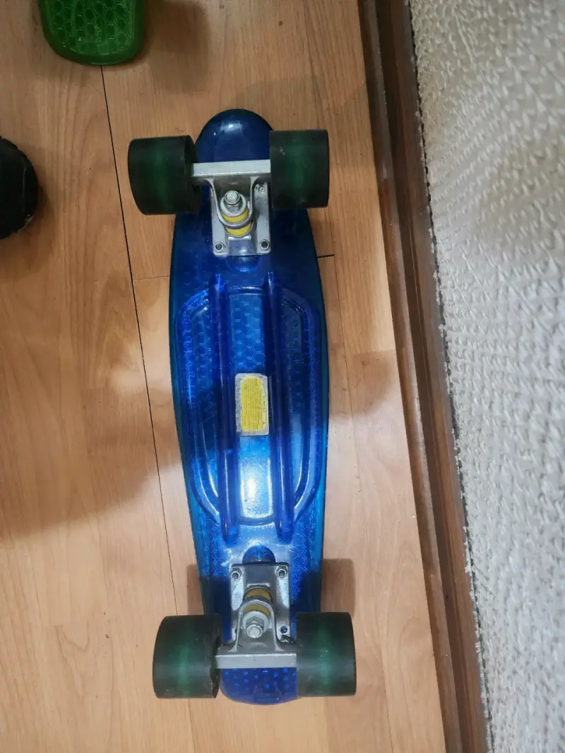 Skateboard tipo Penny azul transparente - 3