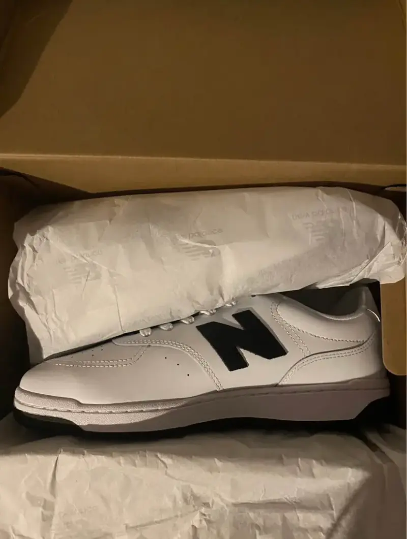 Zapatillas New Balance blancas y negras - 2