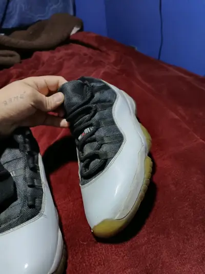 Zapatillas deportivas blancas y negras - miniatura 4