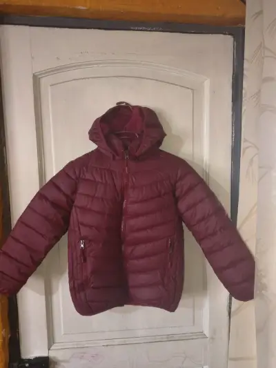 Chaquetas acolchada con capucha - miniatura 2