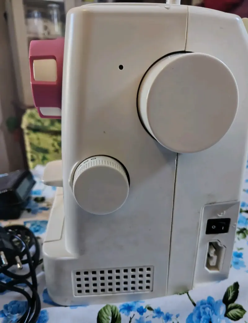 Máquina de coser Juki HZL-29Z con pedal - 3