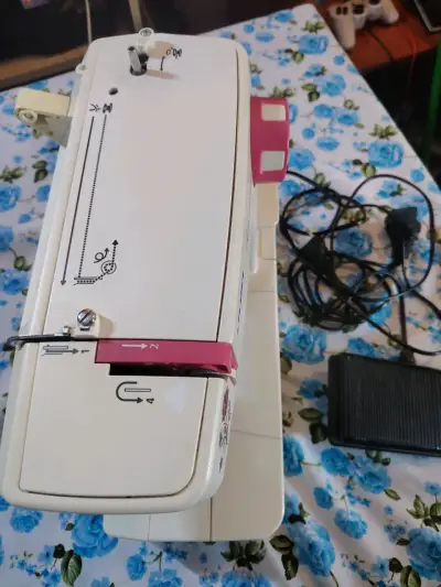 Máquina de coser Juki HZL-29Z con pedal - miniatura 5