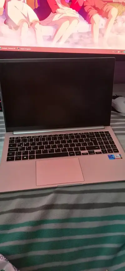 Laptop Samsung Galaxy Book 3 - miniatura 2