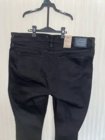 Jeans Levi's negros de tiro alto - miniatura 1