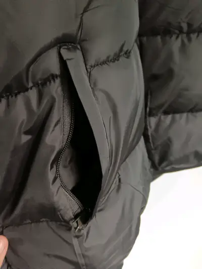 Chaqueta acolchada negra Jordan con capucha - miniatura 2