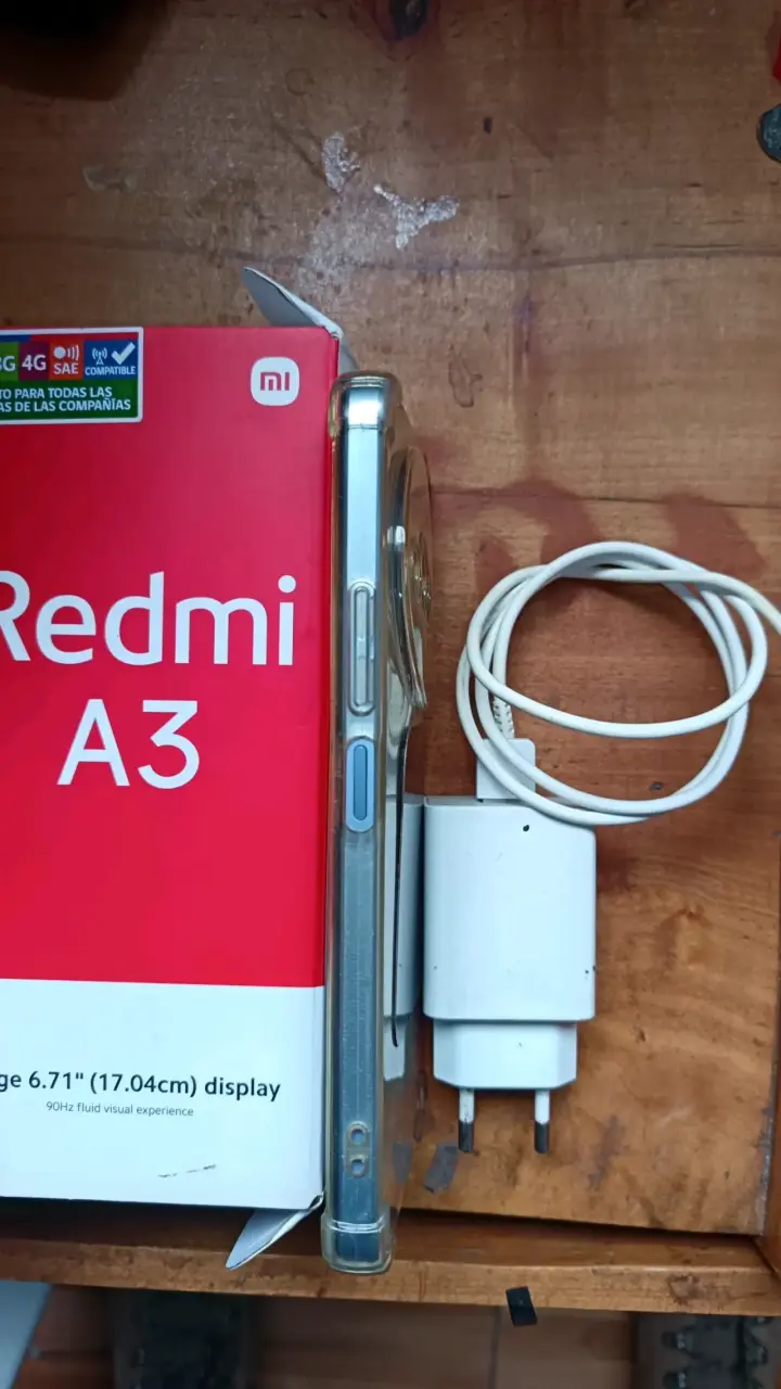 Smartphone Xiaomi Redmi A3 con cargador - 4