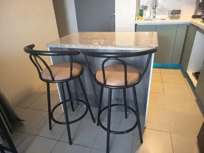 Isla de cocina con cubierta de mármol - miniatura 3