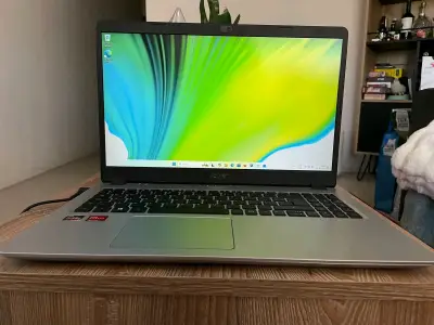 Laptop Acer Aspire 5 con AMD Ryzen - miniatura 1