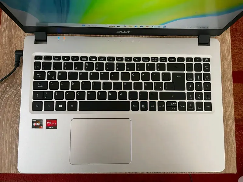 Laptop Acer Aspire 5 con AMD Ryzen - 2