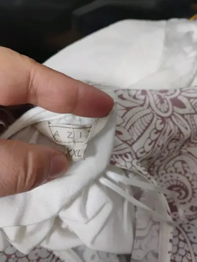 Blusa blanca con diseño bohemio - miniatura 3