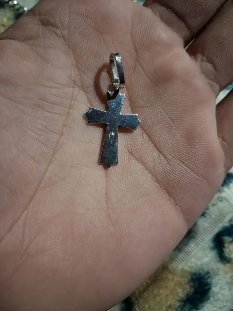 Colgante de cruz de plata con Cristo - 2