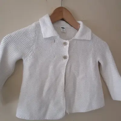 Chaleco blanco de bebé tejido - miniatura 5