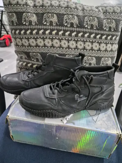 Zapatillas deportivas grises con suela transparente - miniatura 3