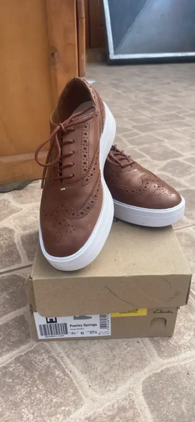 Zapatos Clarks Pawley Springs marrones - miniatura 1