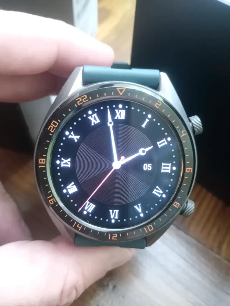 Reloj inteligente con correa verde - 1