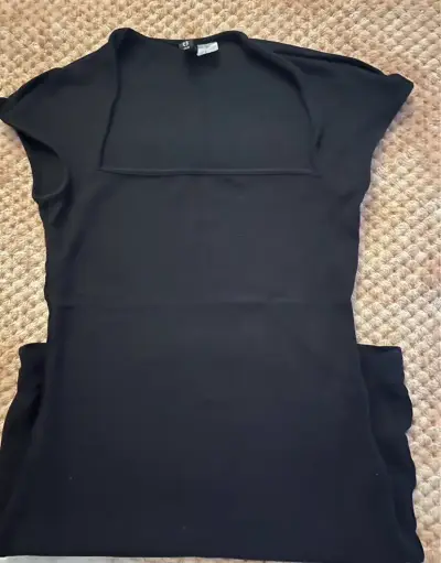 Vestido negro elegante para mujer - miniatura 1