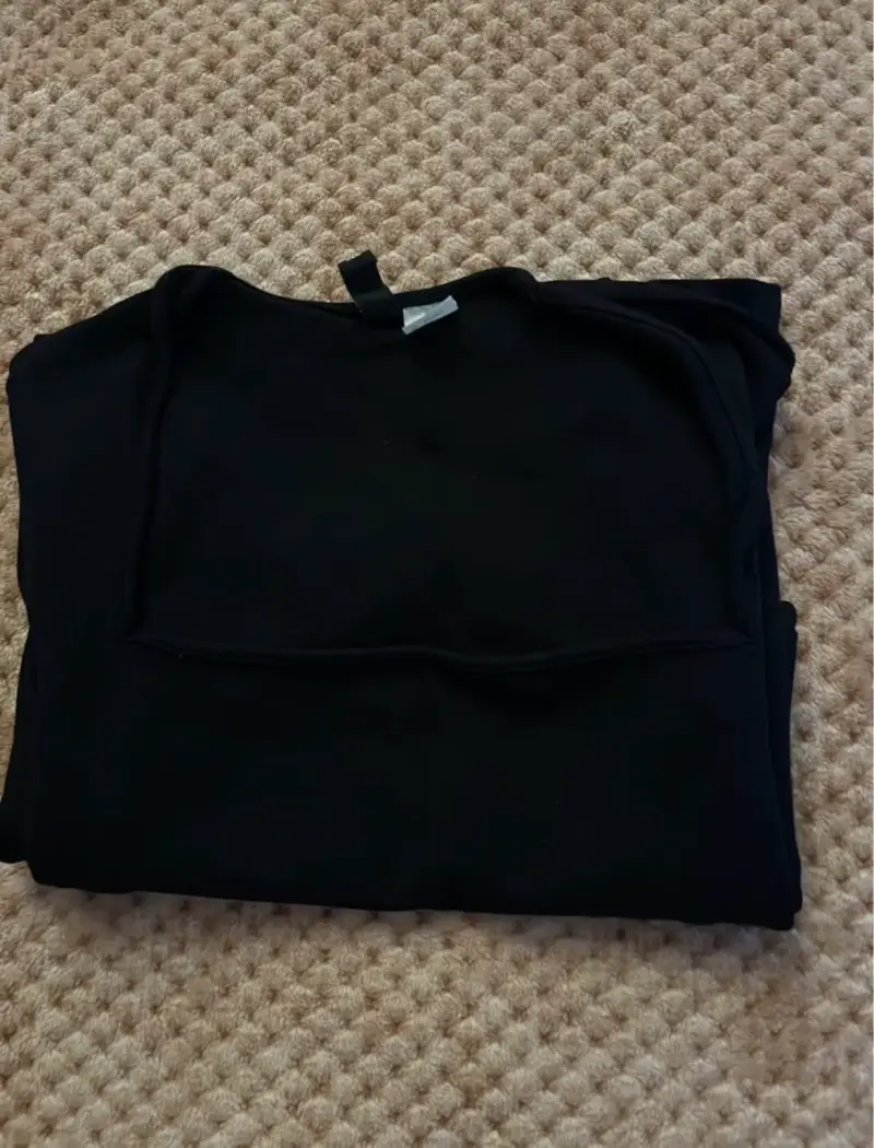 Vestido negro elegante para mujer - 2