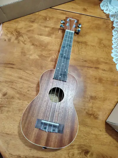 Ukelele Soprano Alaguez - miniatura 1