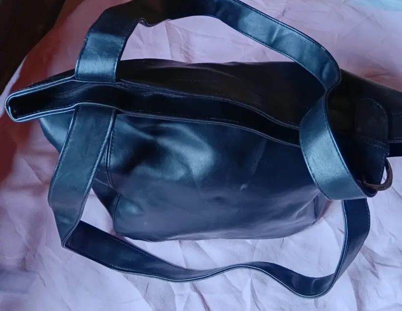 Bolso de cuero negro elegante