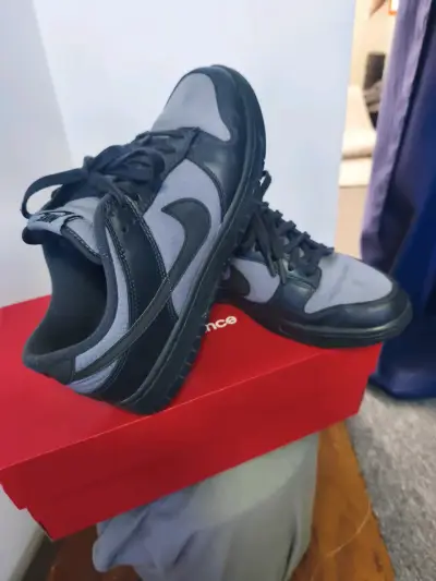 Zapatillas deportivas negras y grises - miniatura 1