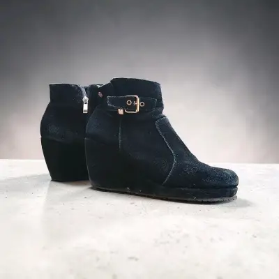 Botines y botas - miniatura 1