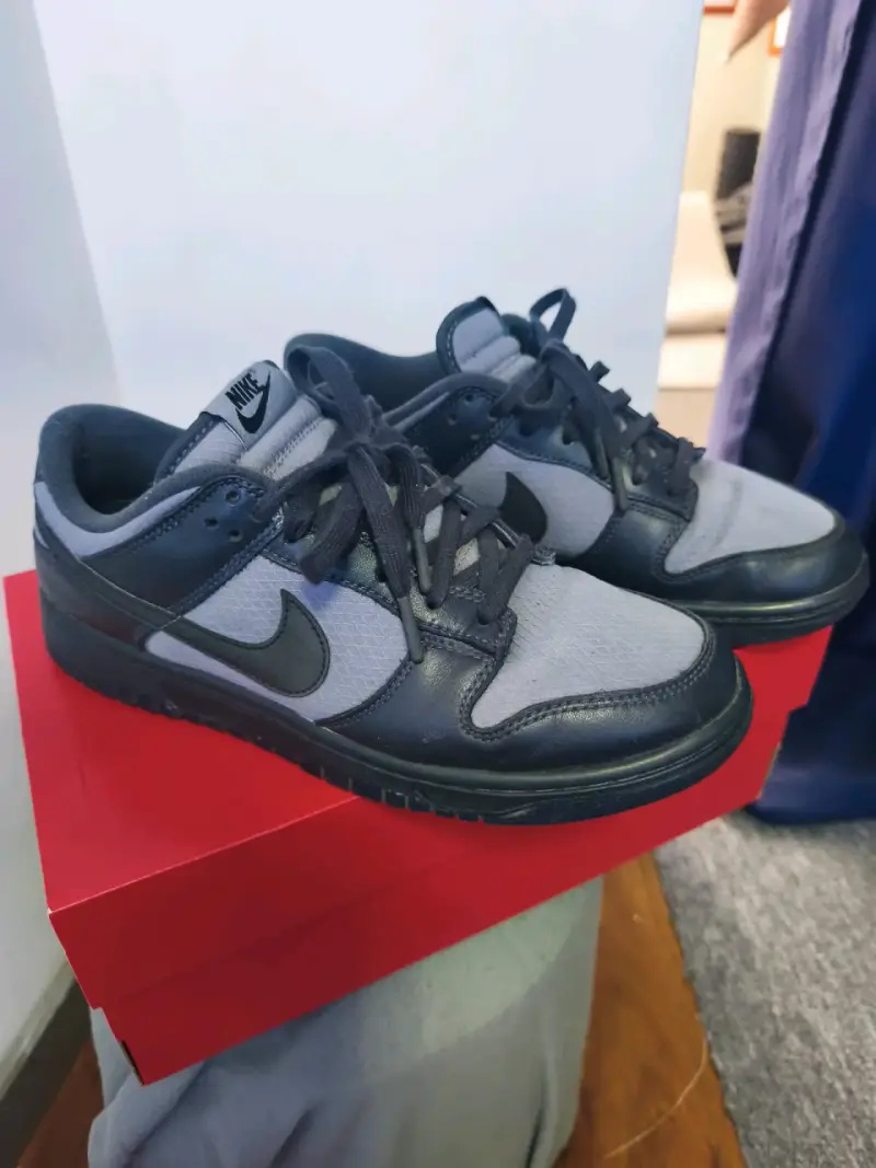 Zapatillas deportivas negras y grises - 3