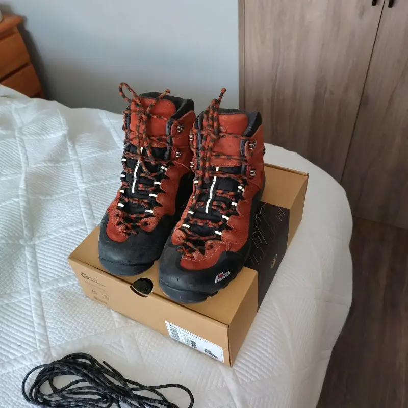 Botas de montaña impermeables rojas - 1