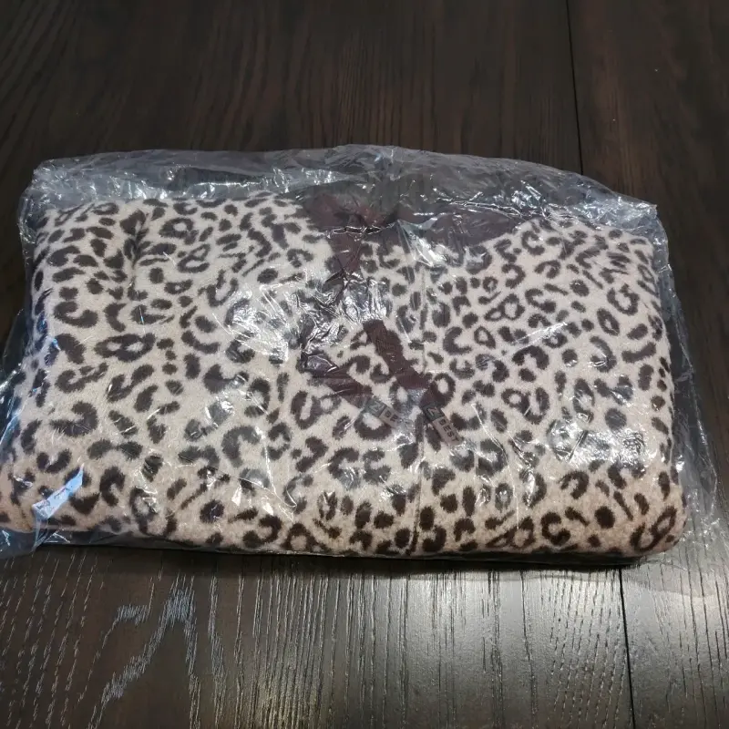 Polerón con capucha estampado leopardo - 3