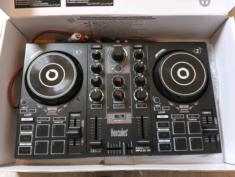 Controlador DJ Hercules DJControl Inpulse 200 - 2