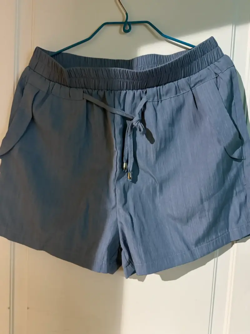 Shorts azul con cintura elástica - 2