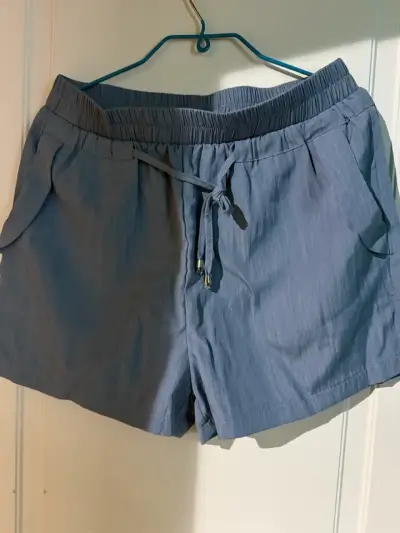 Shorts azul con cintura elástica - miniatura 2
