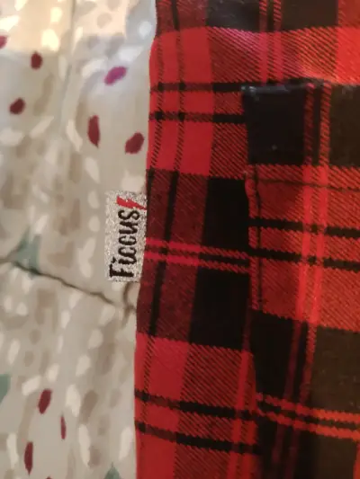 Leggings a cuadros rojos y negros - miniatura 2