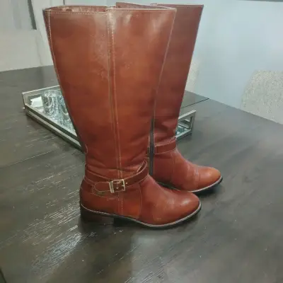 Botas de cuero marrón con hebilla - miniatura 1