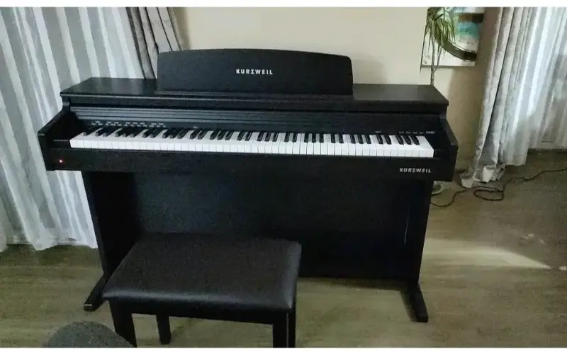 Piano digital Kurzweil M100 SR