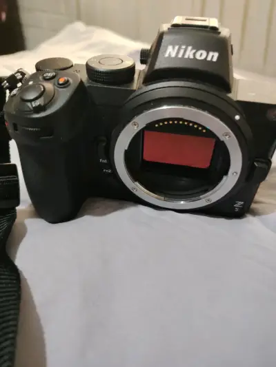 Cámara Nikon Z5 sin espejo - miniatura 1