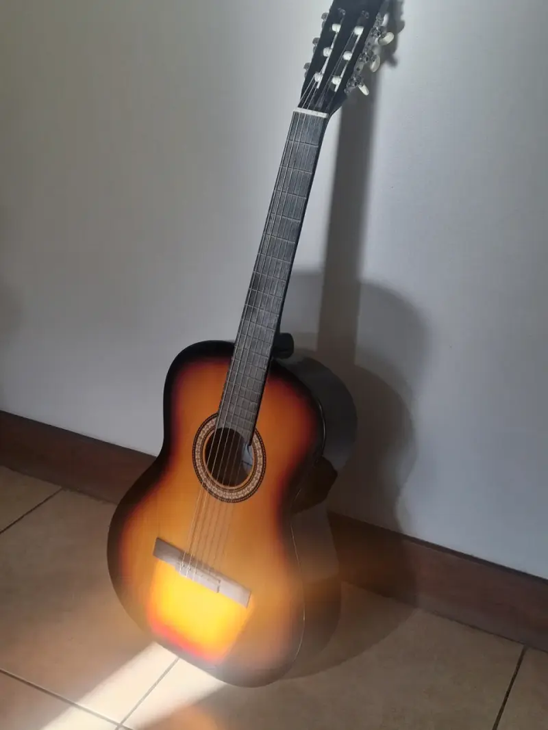 Guitarra acustica Vizcaya casi nueva SIN USO - 1
