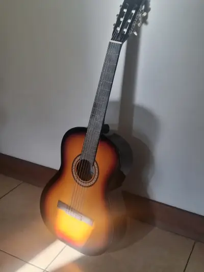 Guitarra acustica Vizcaya casi nueva SIN USO - miniatura 1