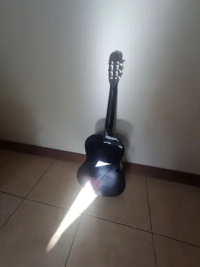 Guitarra acustica Vizcaya casi nueva SIN USO - miniatura 3