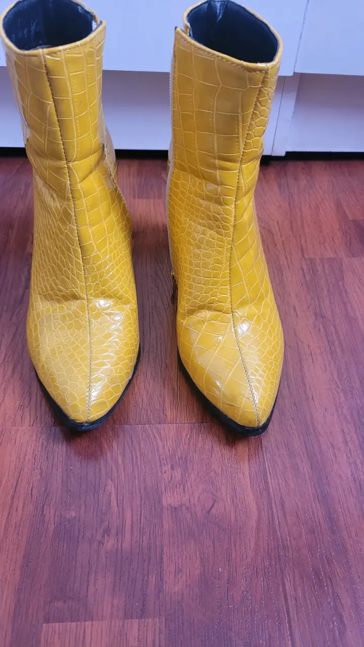Botines amarillos de tacón alto - 2