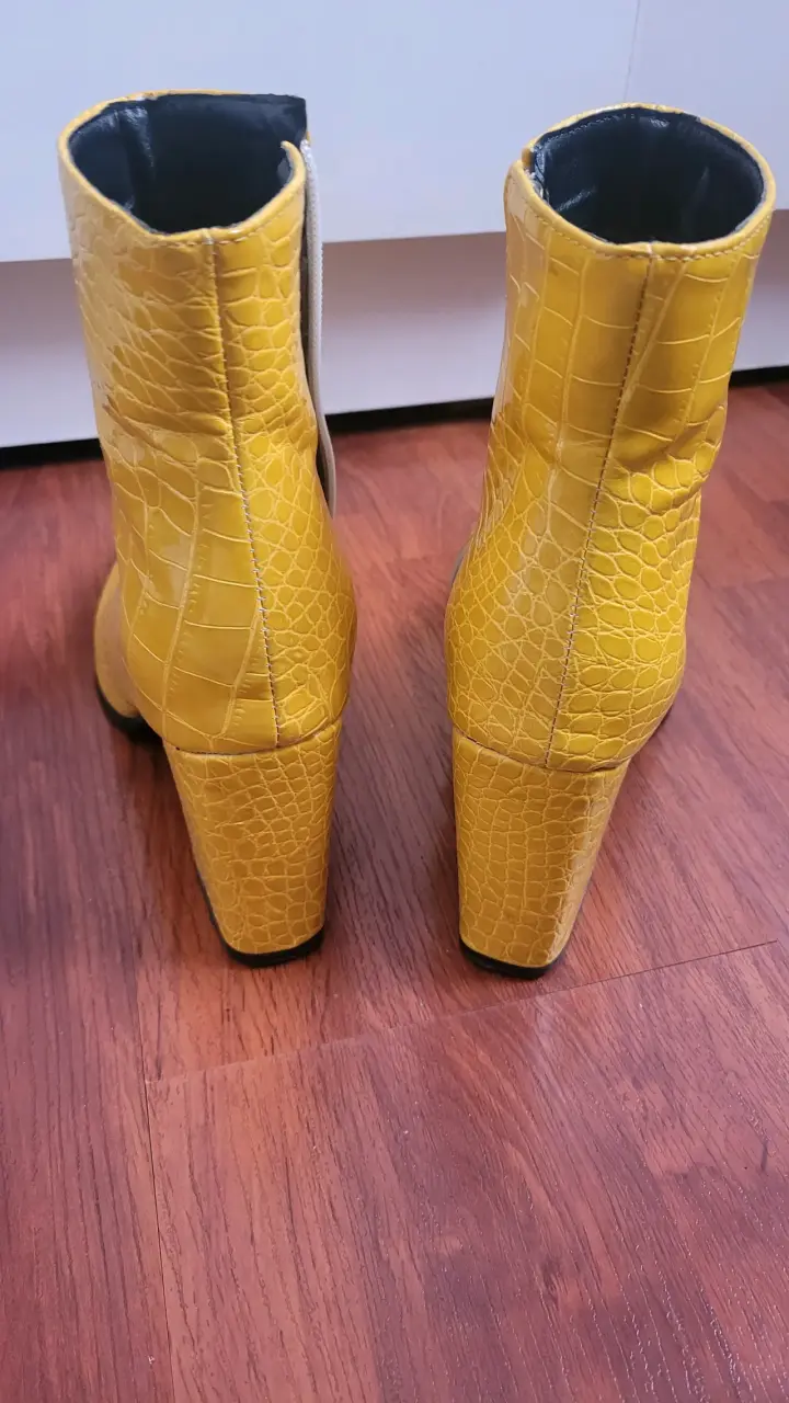Botines amarillos de tacón alto - 3