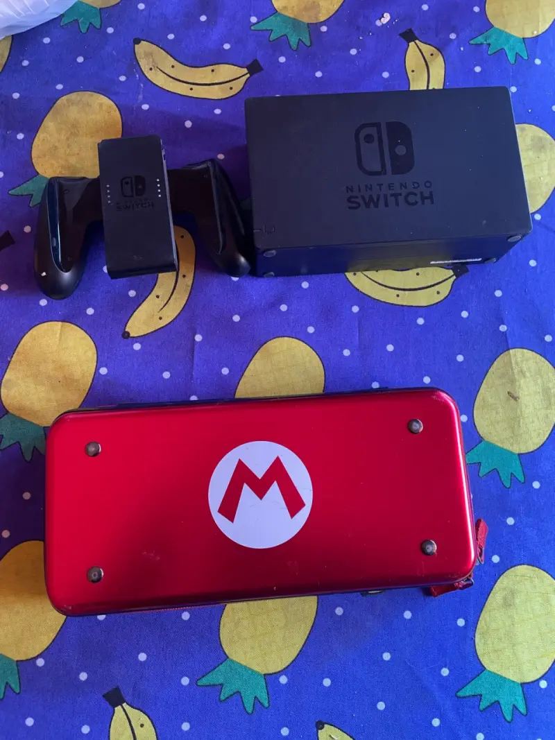 Consola Nintendo Switch con accesorios - 2