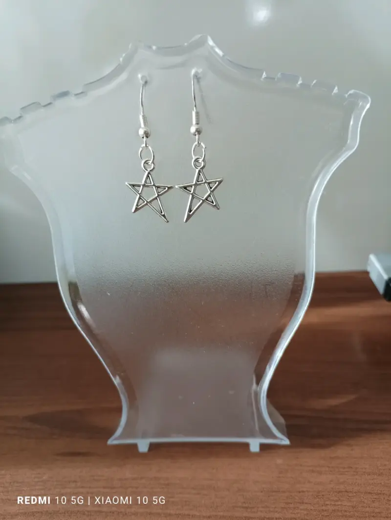 Aros colgantes de estrella plateados