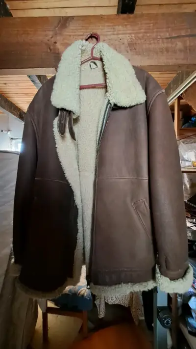 Chaqueta de cuero con forro de lana - miniatura 1