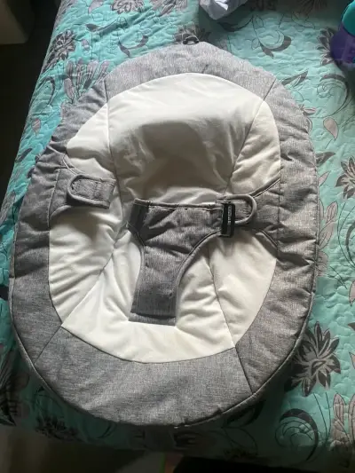 Silla mecedora para bebé con toldo - miniatura 2